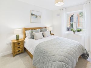 Bedroom- click for photo gallery